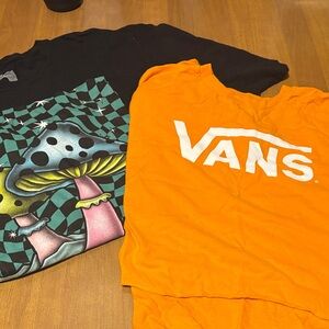 Vans T-Shirt bundle size 2xl& xl